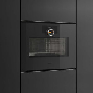 Gaggenau Mikrowellen-Backofen der Serie Minimalistic mit puristischem Design, intuitivem Bedienring und kombinierbarer Back- und Mikrowellentechnologie für präzise Ergebnisse auf Profi-Niveau